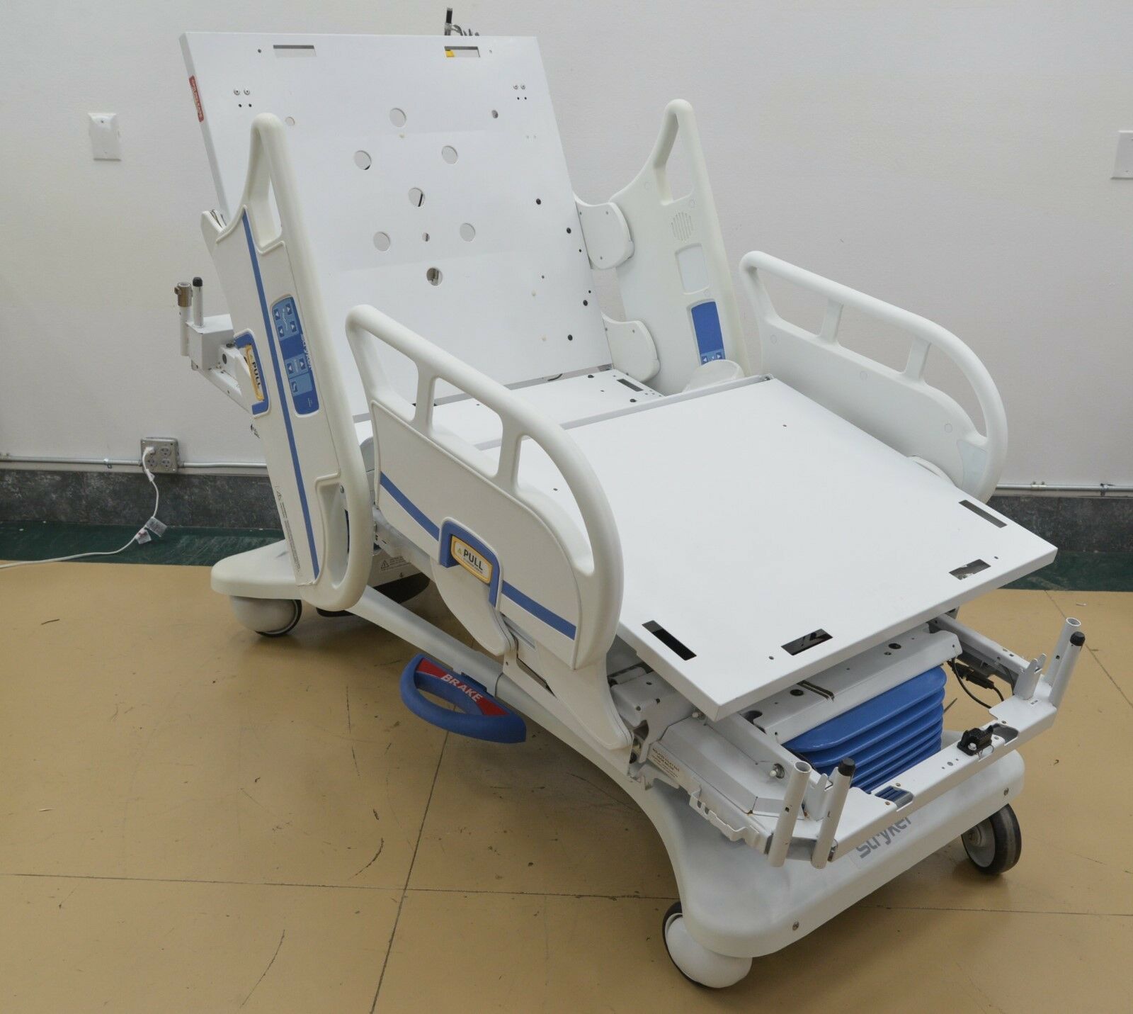 Stryker Secure 3 S3 Medical Surgical Bed REF 3200 S3 ...