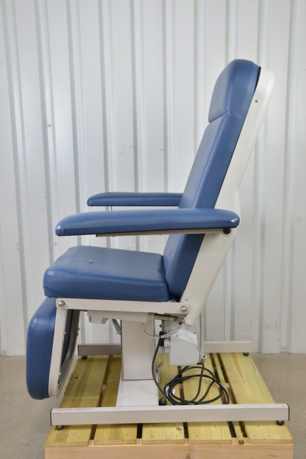 Lab Chair with Arms  Clinton Industries, Inc.