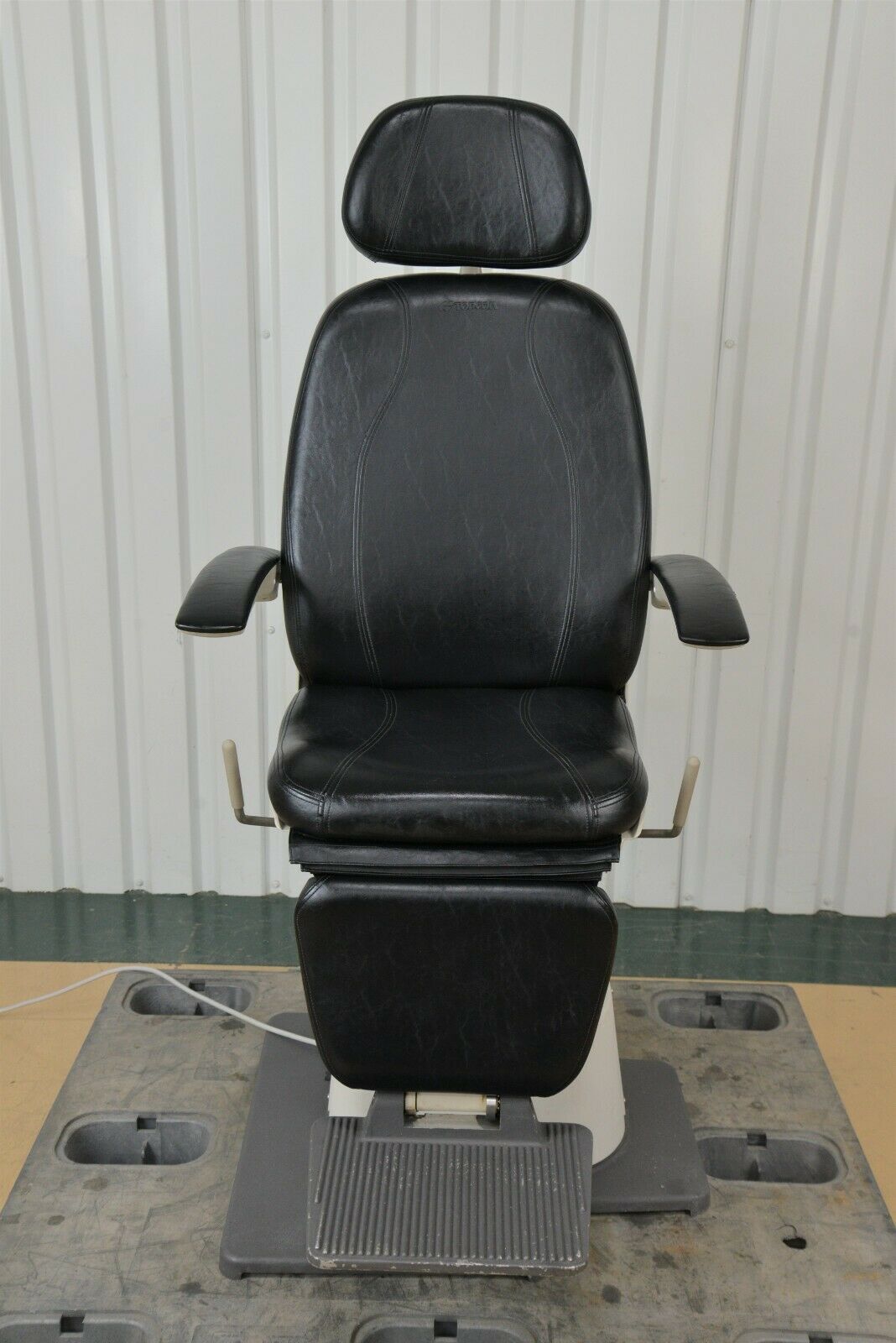 TopCon Omni OC2300 Ophthalmology Electric Exam Chair Rhino Trade LLC