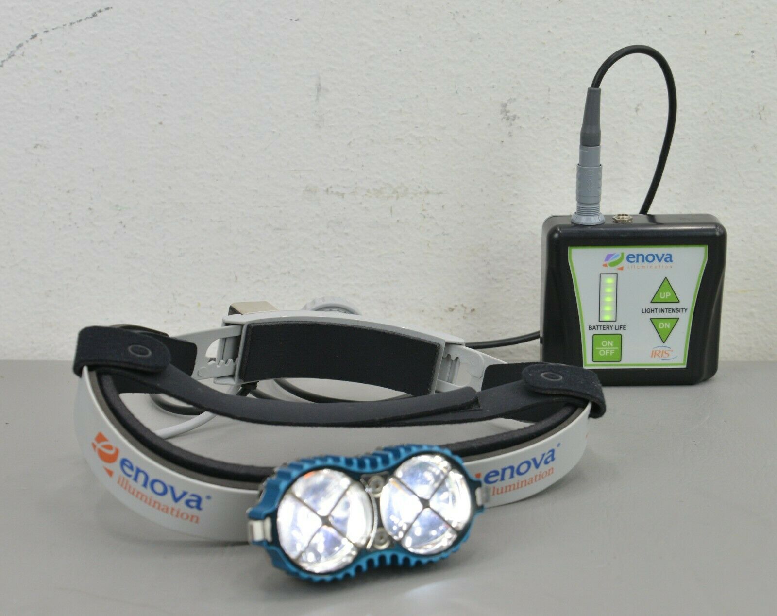 ENOVA Iris D-200 LED Surgical Headlight & B4X Battery Packs w/ & Accs – Rhino Trade LLC