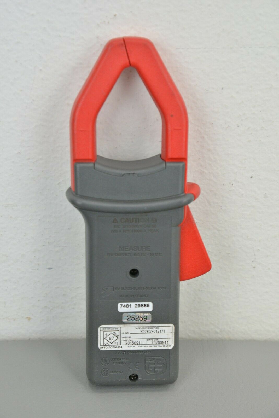 Fluke 33 True RMS Clamp Meter 600V CAT3 700A