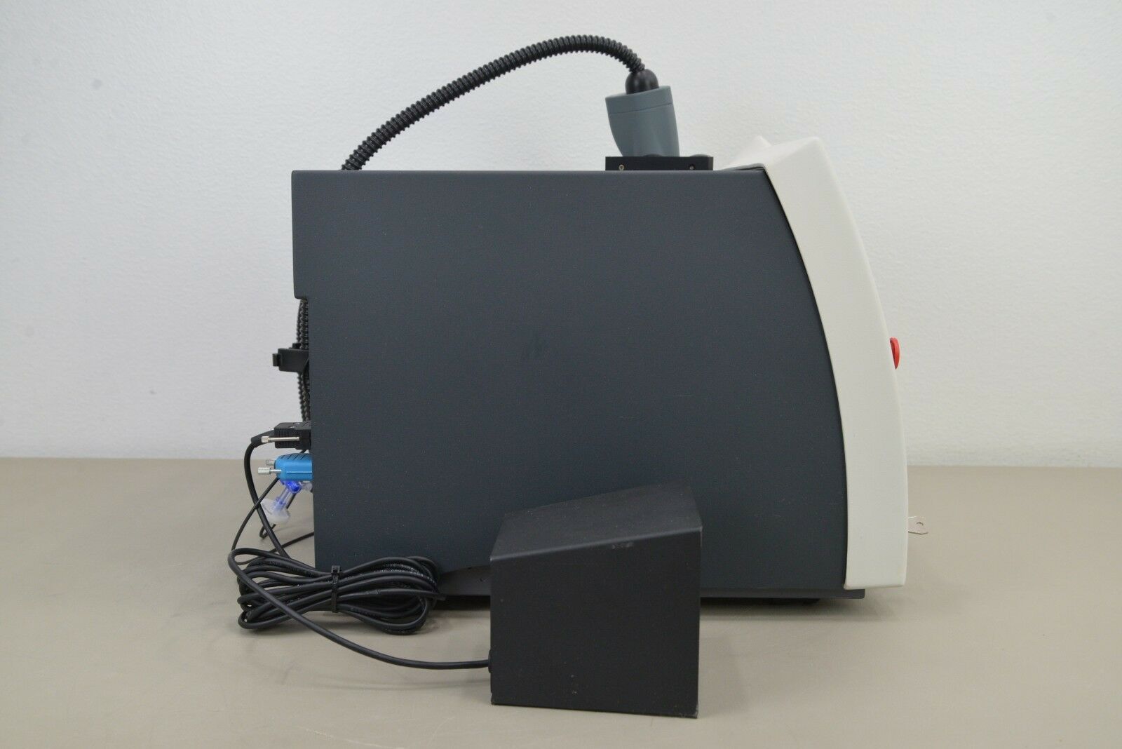 Quantel Medical Aramis II Surgical Erbium Glass Laser System