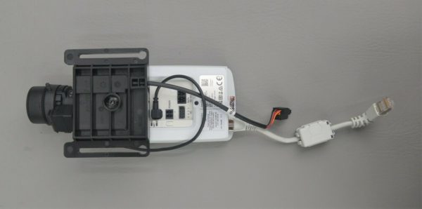AXIS P1365-E 屋外用ネットワークカメラ 壁面金具付 3台 新品本物