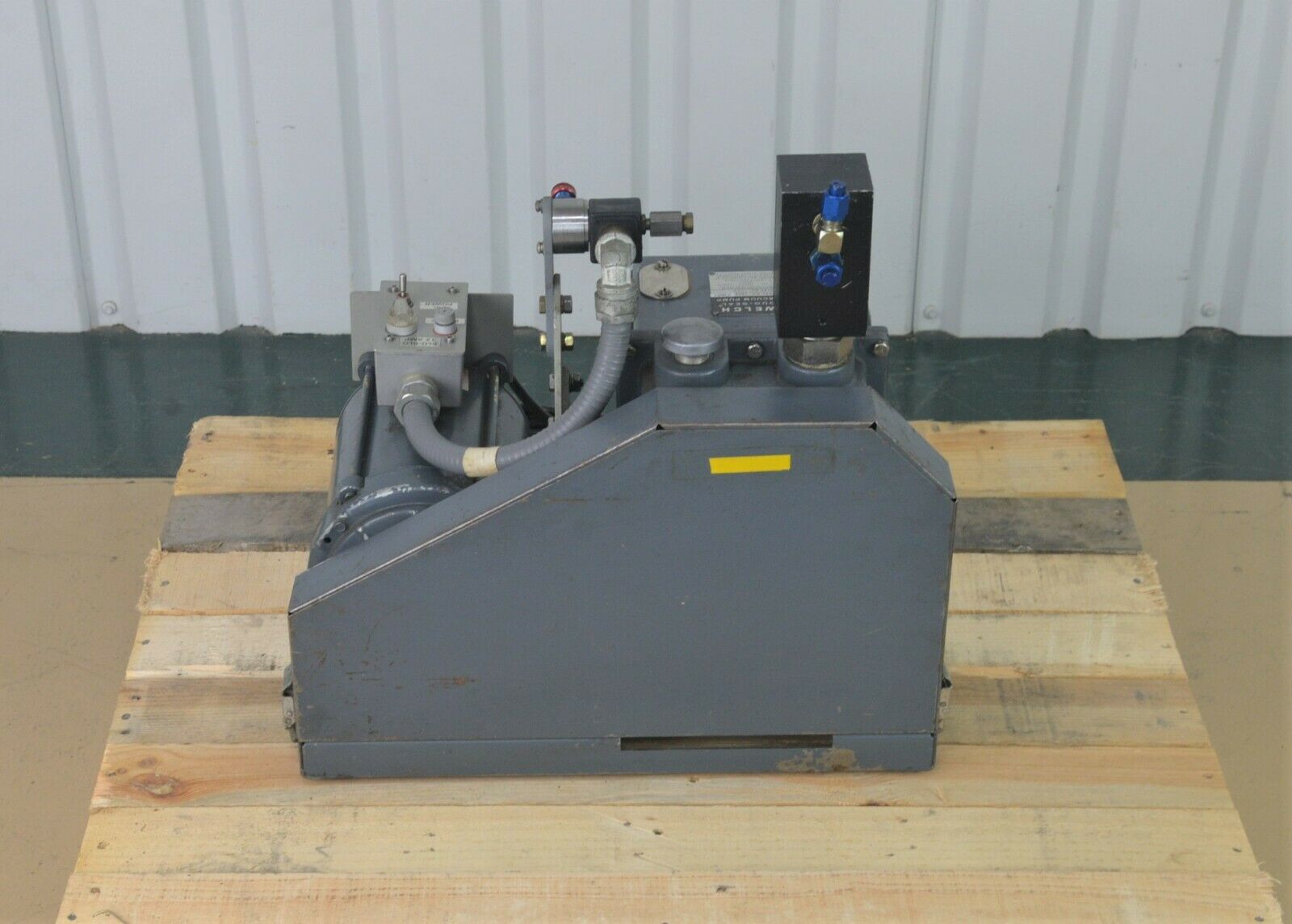 Welch Model 1373 Duo-Seal Belt Drive Vacuum Pump w/ GE Motor 1/2 HP