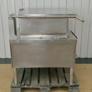 Vulcan VG40 Natural Gas 40 Gallon Manual Tilt Braising Pan / Tilt Skillet -  120,000 BTU