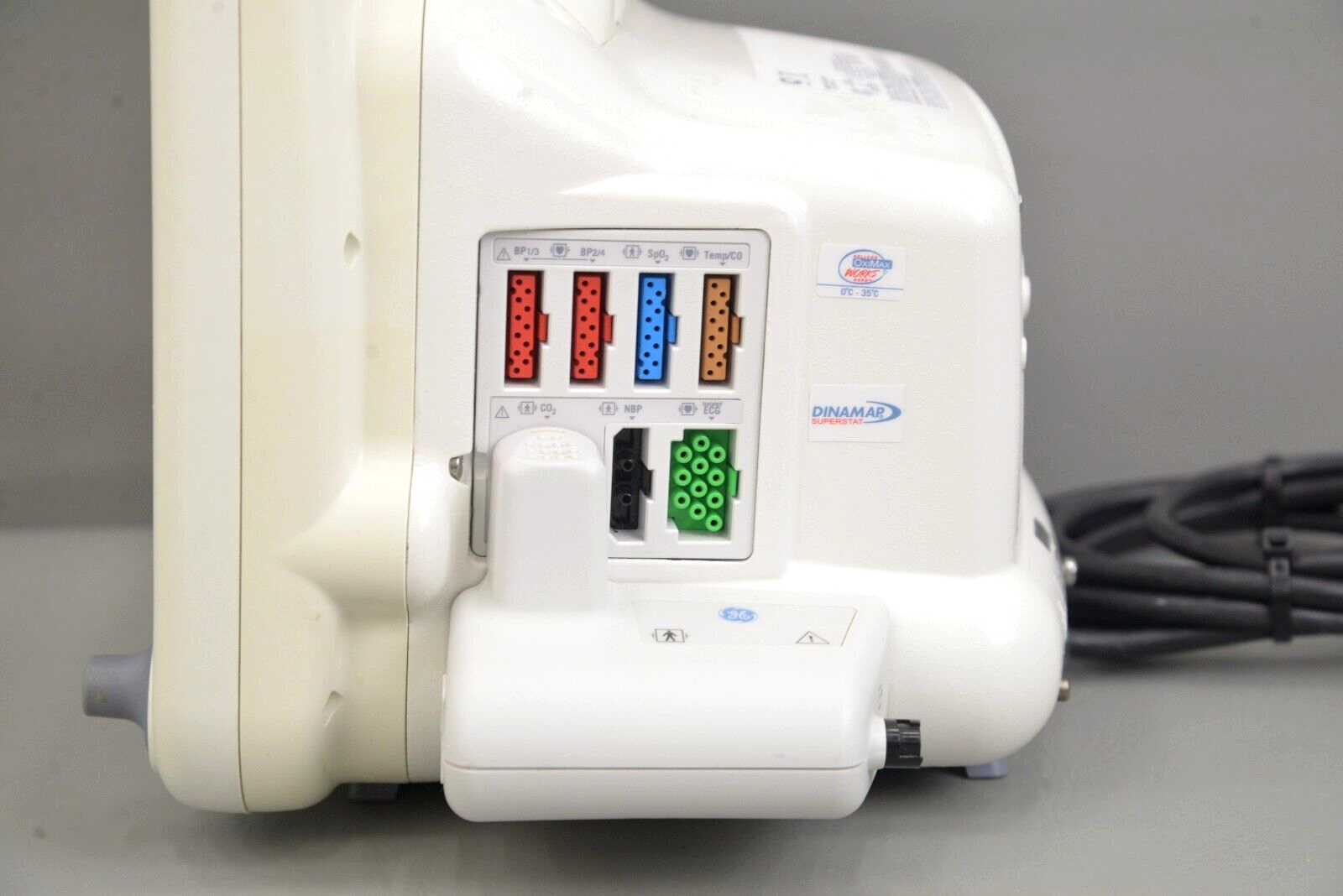 https://www.rhinotradellc.com/wp-content/uploads/imported/6/GE-Dash-4000-Patient-Monitor-with-CapnoFlex-LF-CO2-Module-234809608426-3.png