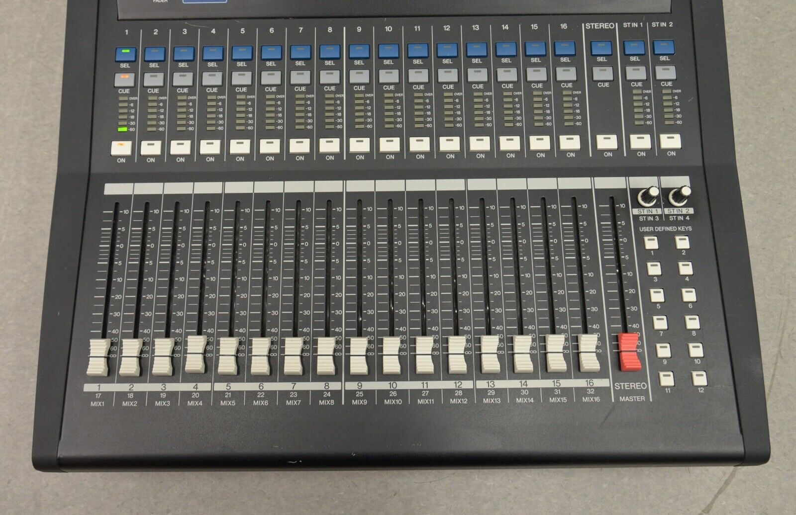 Yamaha LS9-16 Digital Mixing Console 16 Channels W/ Case