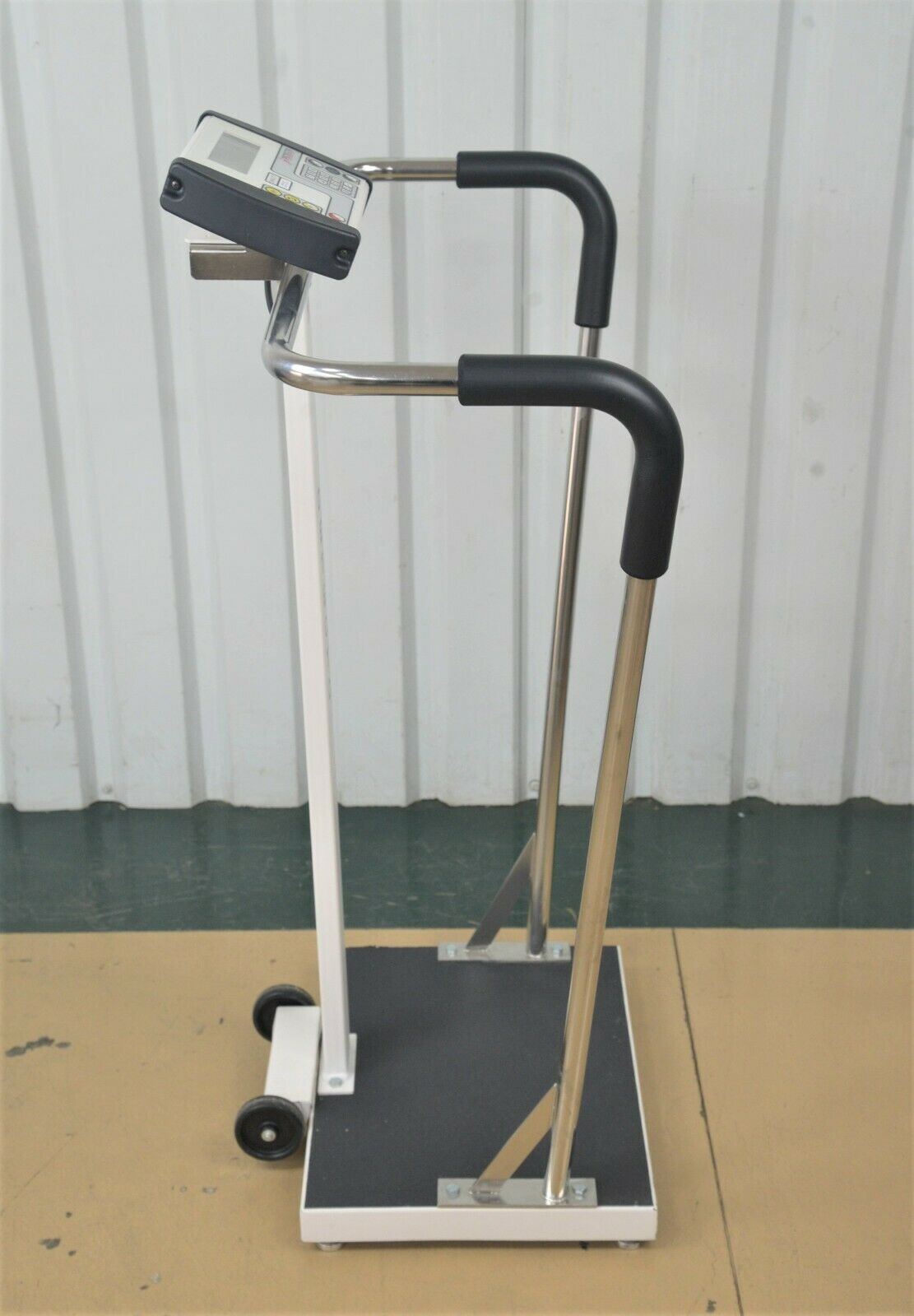 https://www.rhinotradellc.com/wp-content/uploads/imported/7/Cardinal-Detecto-758C-Digital-Waist-High-Stand-On-Bariatric-Scale-6854DHR-234426285027-10.JPG