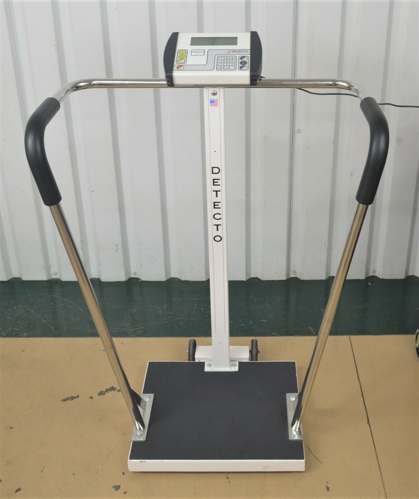 https://www.rhinotradellc.com/wp-content/uploads/imported/7/Cardinal-Detecto-758C-Digital-Waist-High-Stand-On-Bariatric-Scale-6854DHR-234426285027.JPG