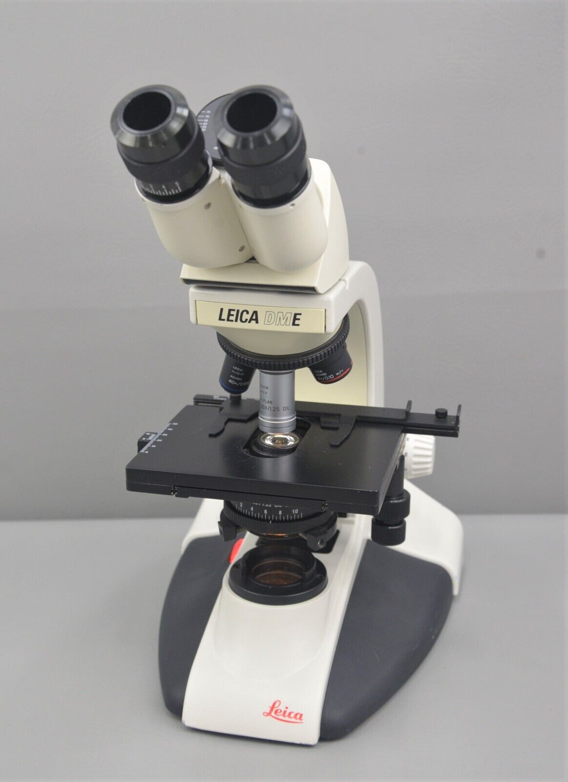 Leica DME Upright Compound Binocular Microscope w/ 4x 10x 100x – Rhino Trade LLC