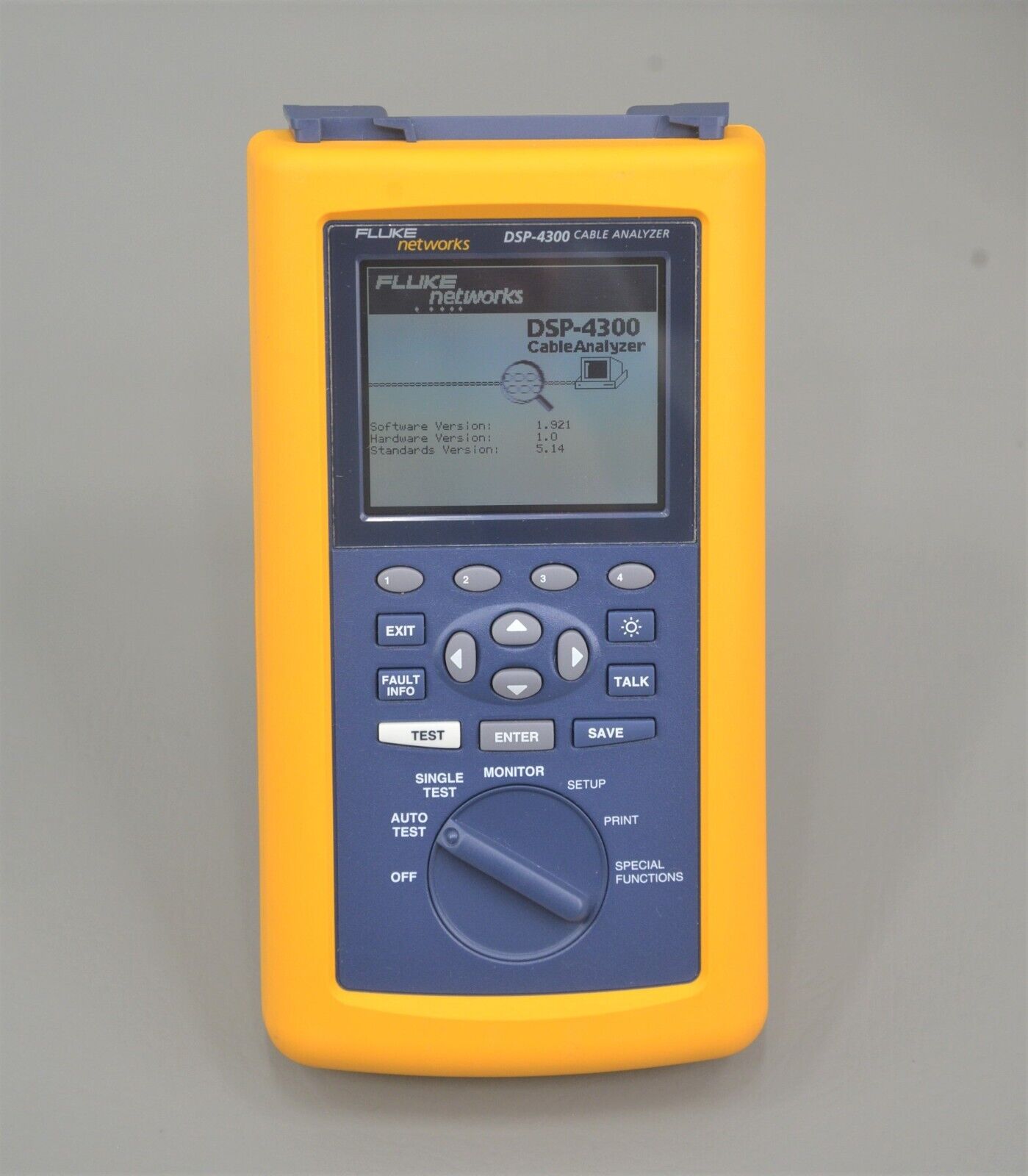 Fluke Networks DSP-4300 Cable Analyzer & DSP-4300SR Smart Remote w/  Accessories