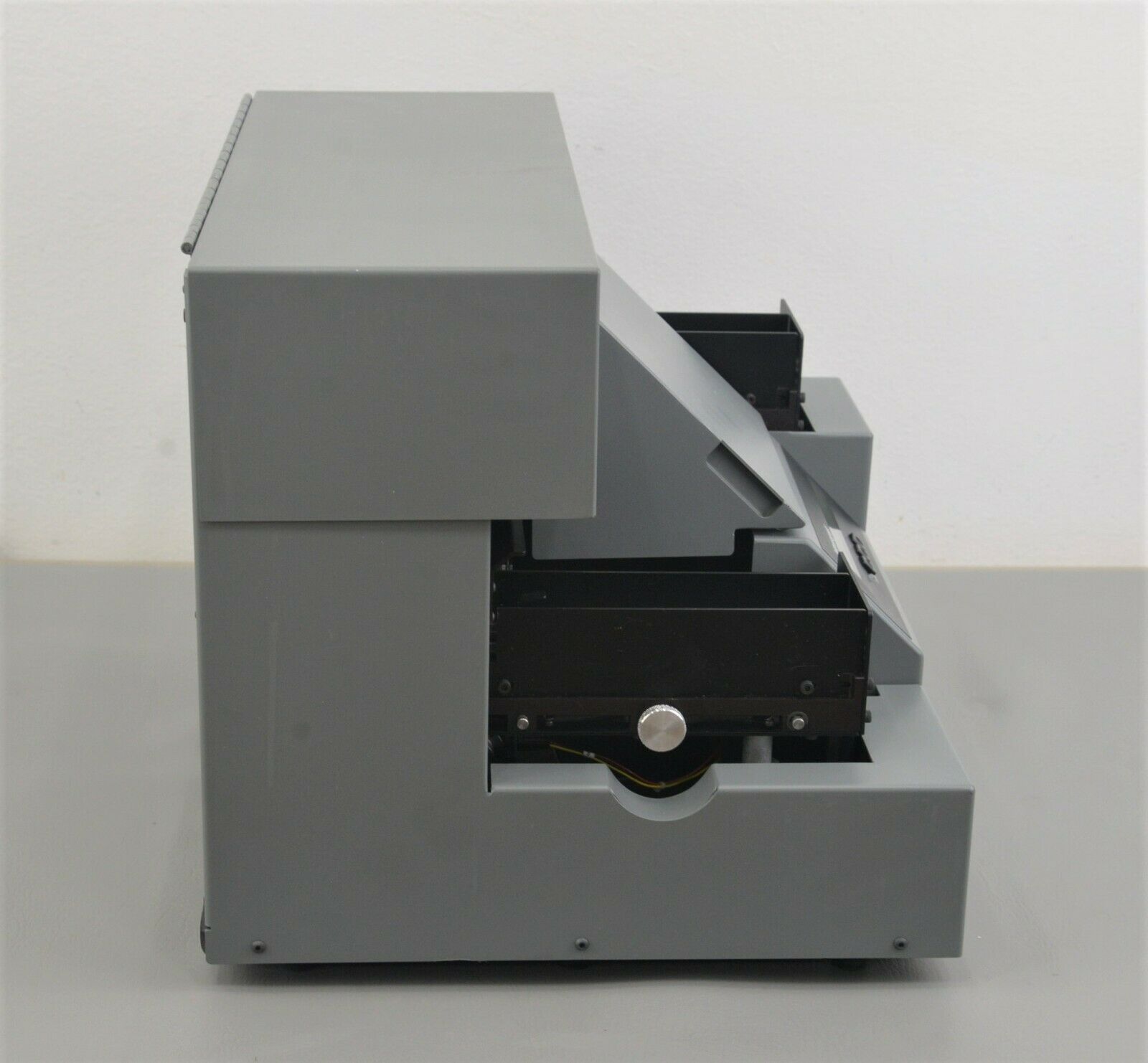 NewBold Model 3000 Addressograph High Speed Metal Plate Embosser V1.59